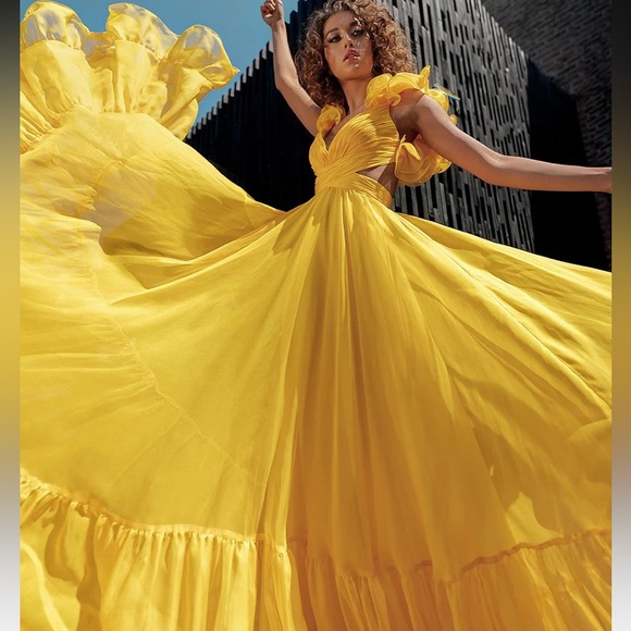 MAC DUGGAL 花柄ストラップレスAラインドレス 送料関税込】MAC DUGGAL ストラップレス 花柄ガウン (Mac Duggal